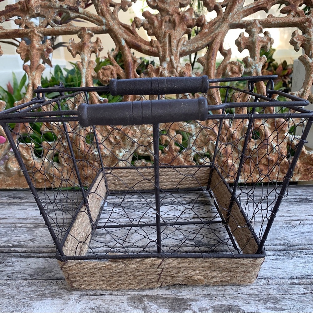 Rustic Wire and Burlap Basket - Picture 8 of 10